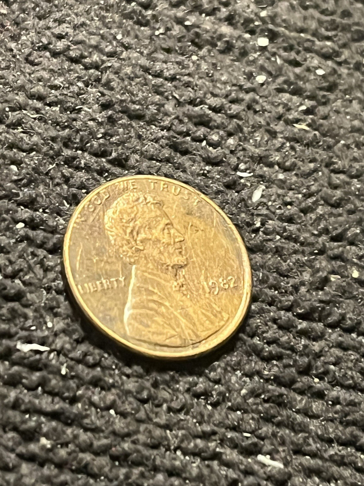 1982 Copper Penny. Small date no mint mark. 3.1 grams Struck Slightly Off Center