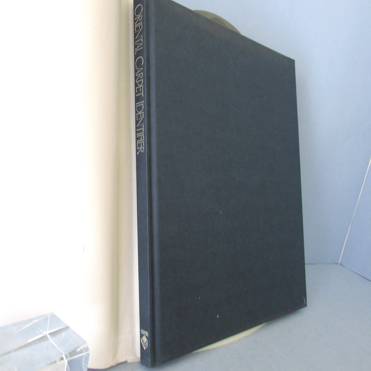 BOOK 1985 Oriental Carpet Identifier by Ian Bennett Hardcover DJ Vintage