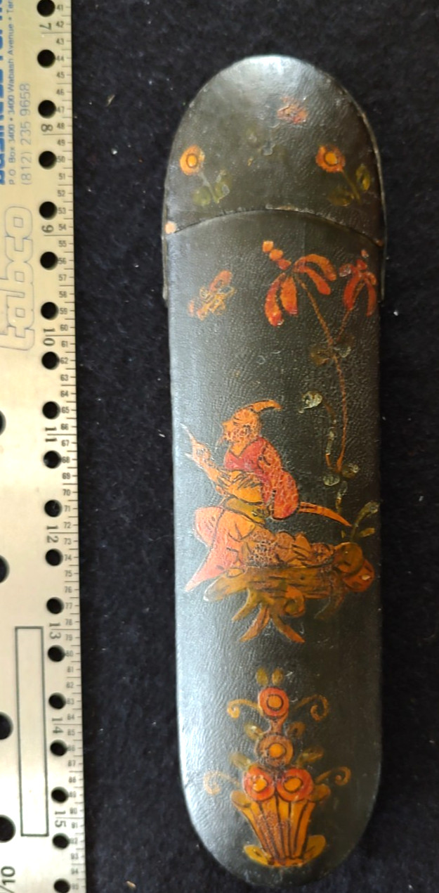 Vintage Qing Dynasty Black Lacquer Eyeglass Case Figures & Flowers – Chinoiserie