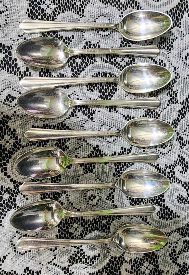 😎SET OF 10 VINTAGE c1929 CHARM PATTERN SILVERPLATED TEASPOONS/ TEA SPOONS🍵