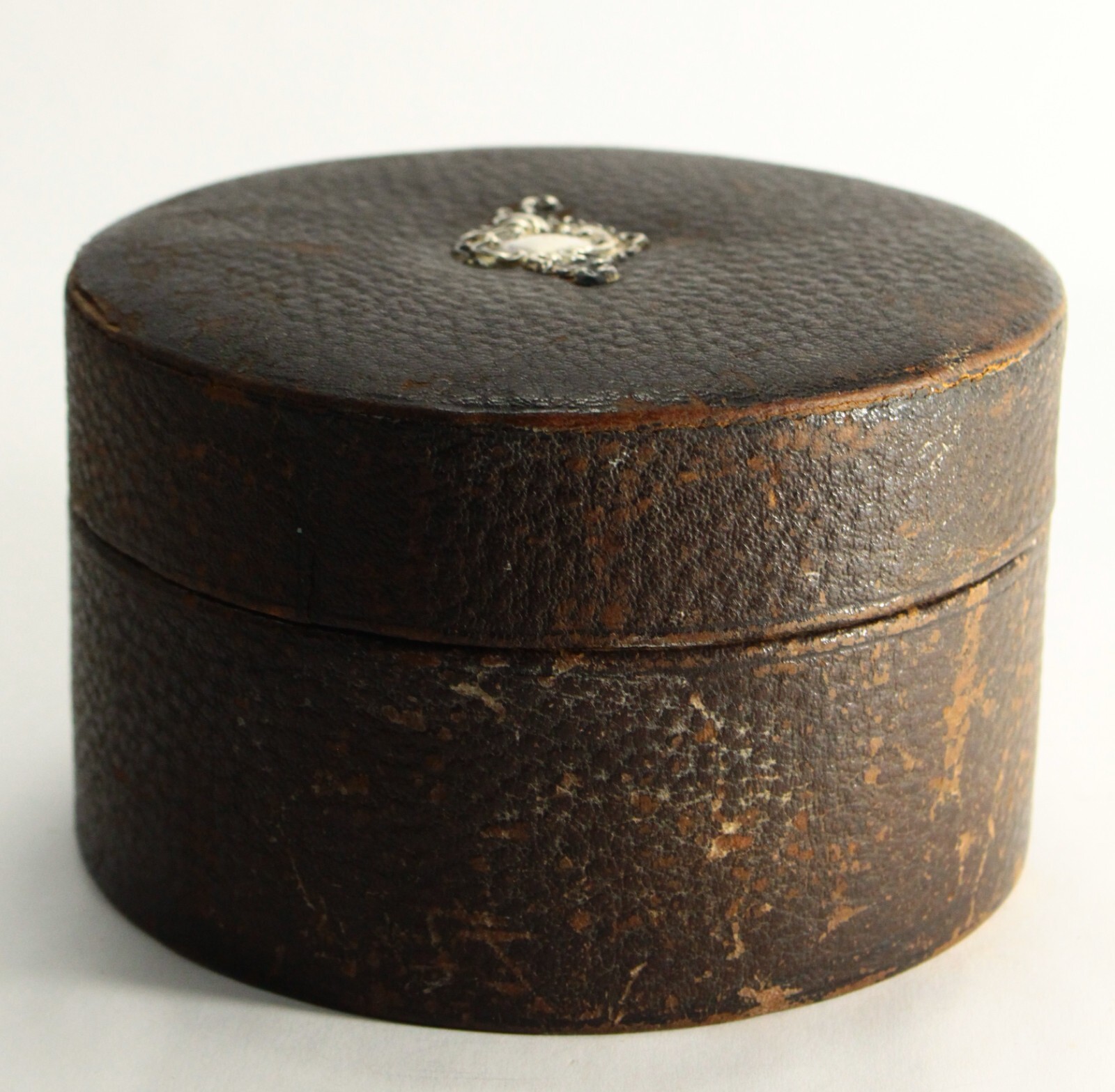 = 19th C. Round Leather Covered Collars, Cuffs Box w Embossed Sterling Plaquette