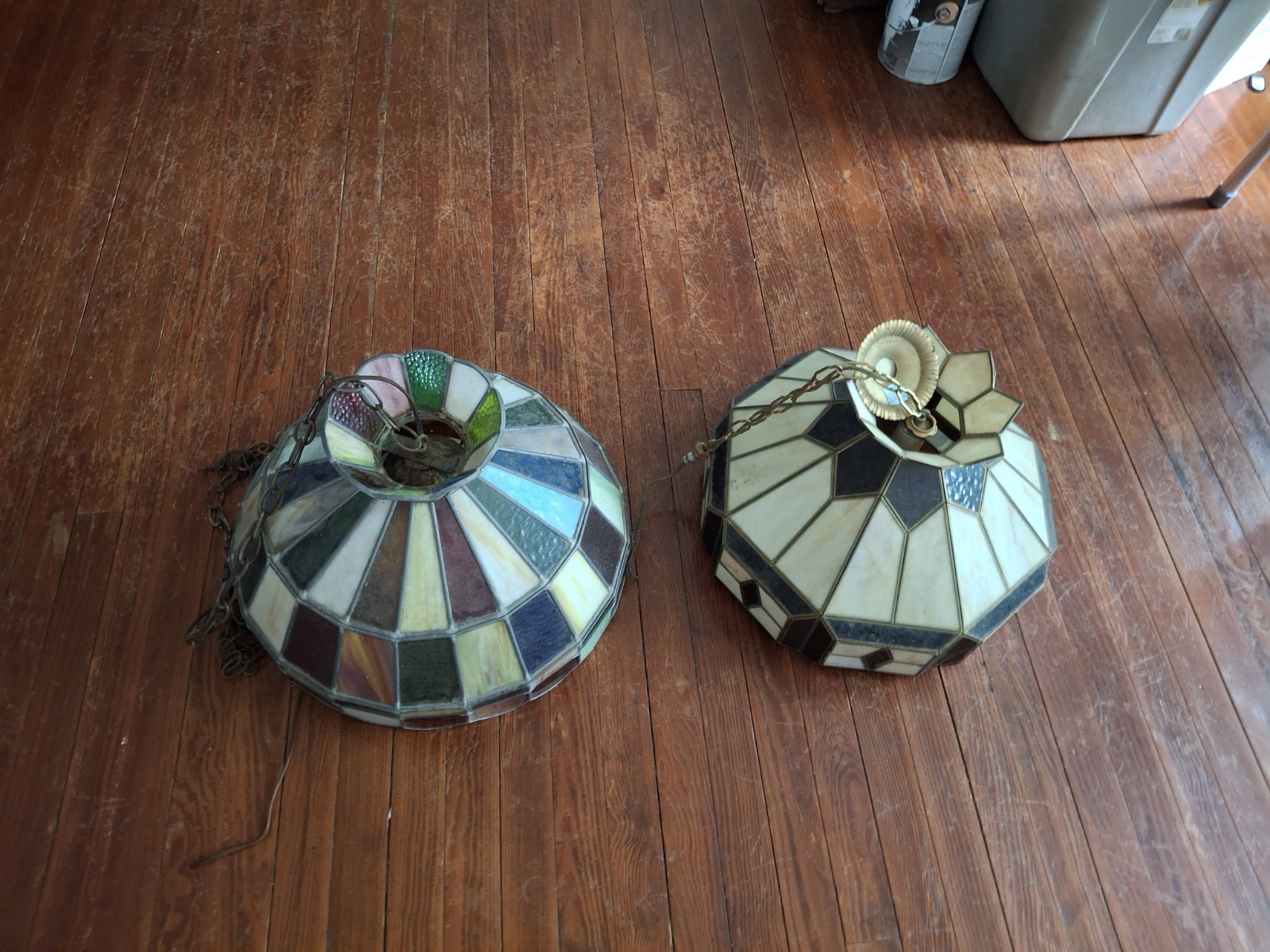 Staind glass lamp shades maybe Tiffany not sure have 7 glass shades and 4 lamps