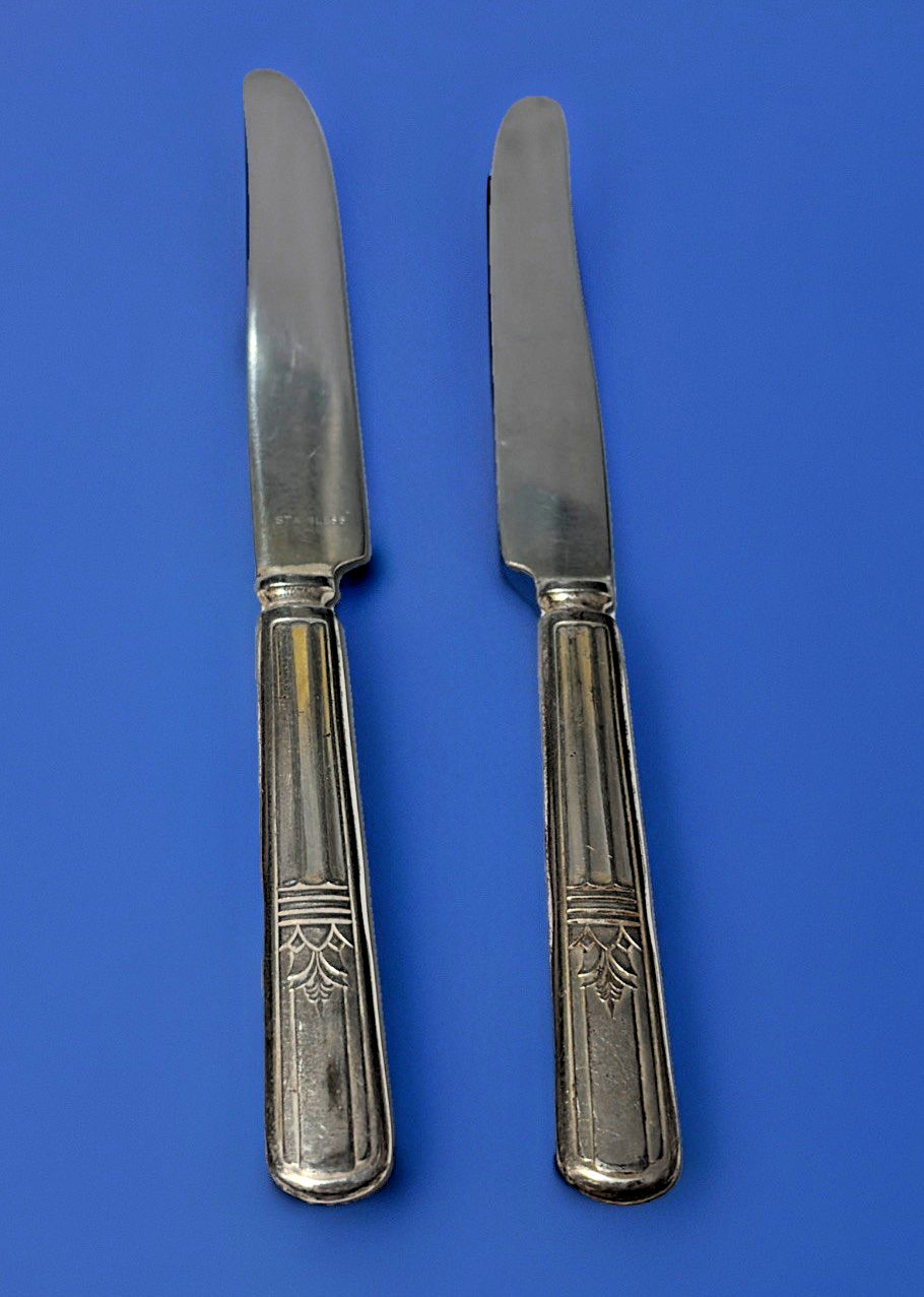 1939 Court Pattern 2 Pc Art Deco Dinner Knife International Silver Co. Flatware
