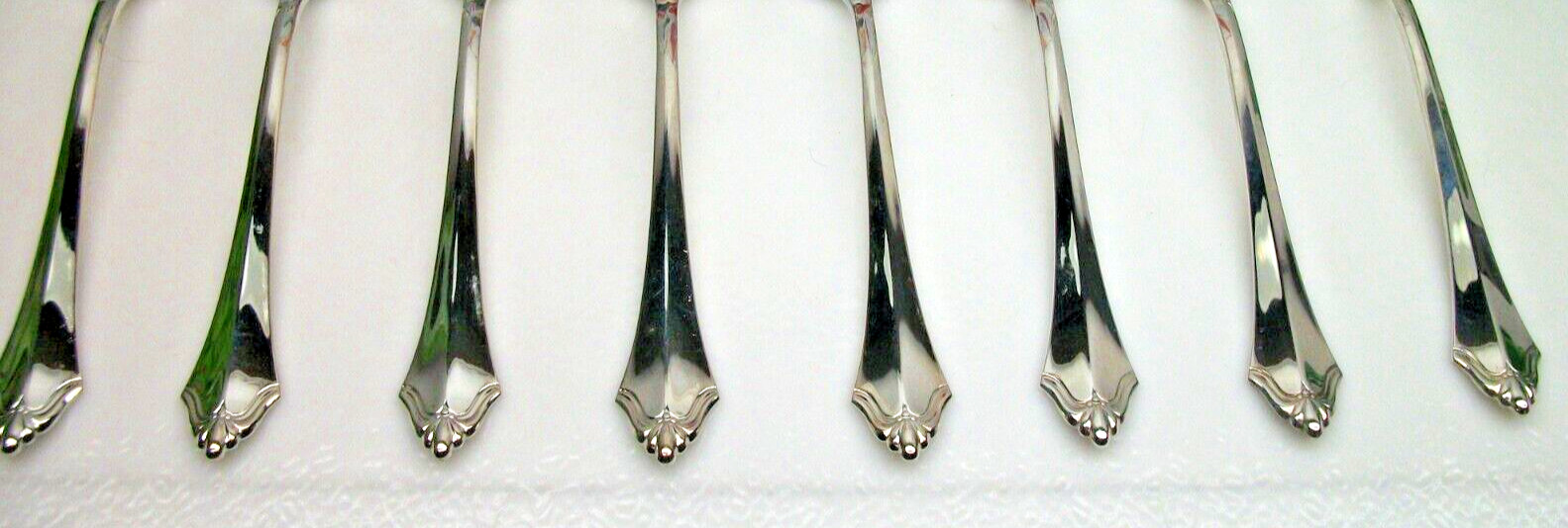 8 CUBE Oneida Community Silver BELCOURT Silverplate Oval Place Soup Spoons