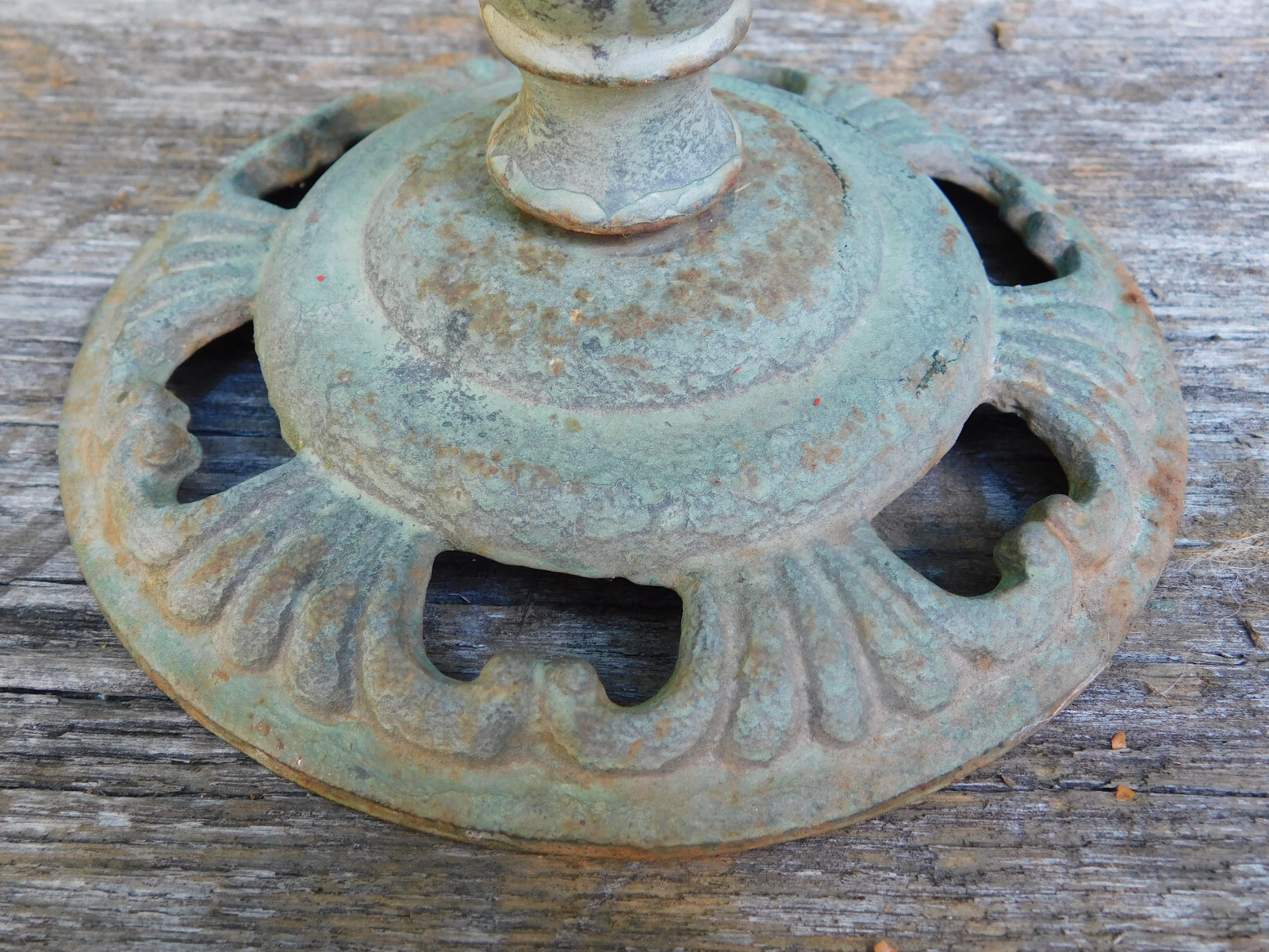 Antique Cast Iron Small Bird Bath Green Patina Ornate 9.5″ high 5.6 lbs