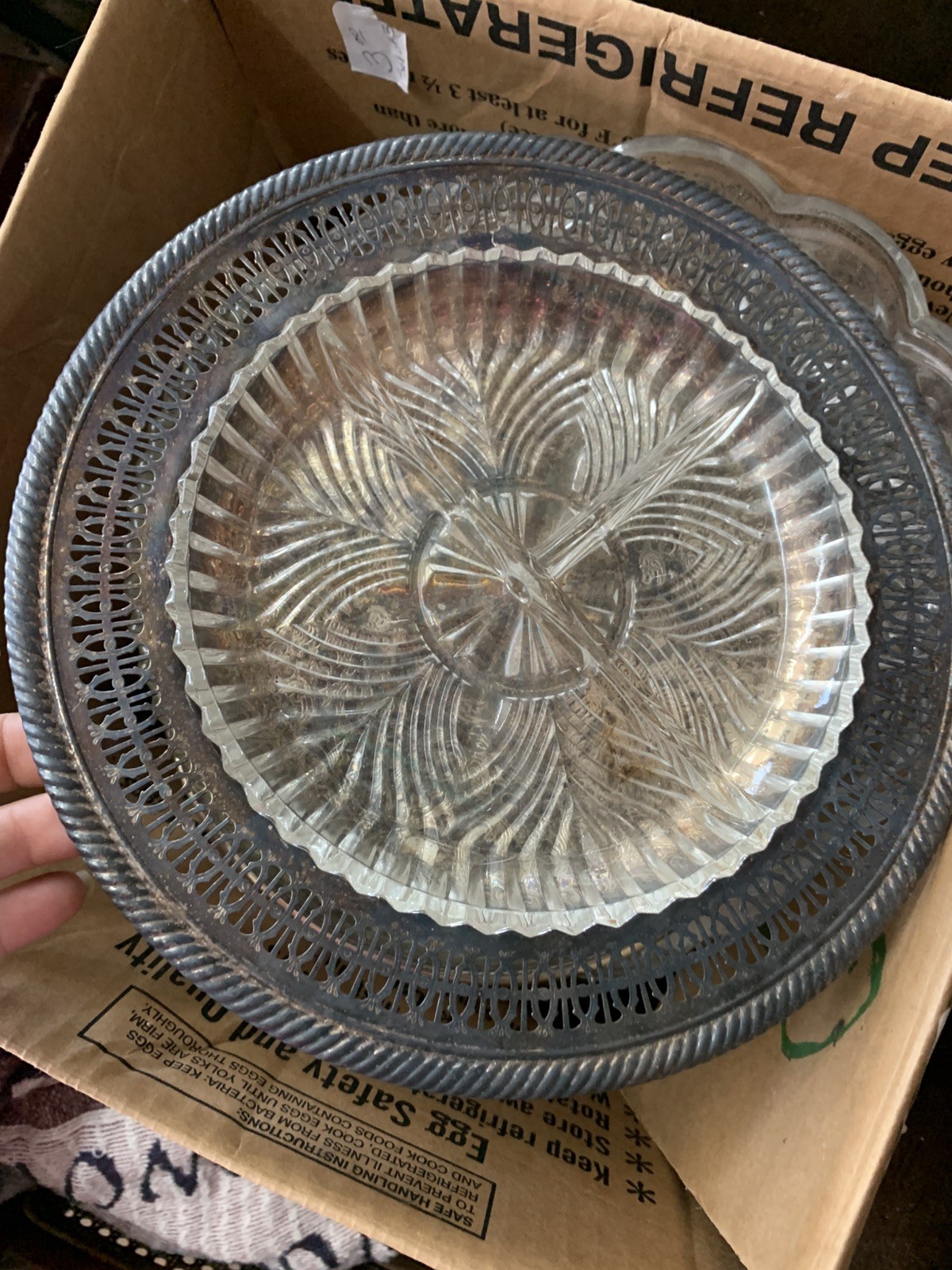 Wm Rogers #811 Eagle Star Round Silverplated Tray w Glass 3 Part Relish Insert