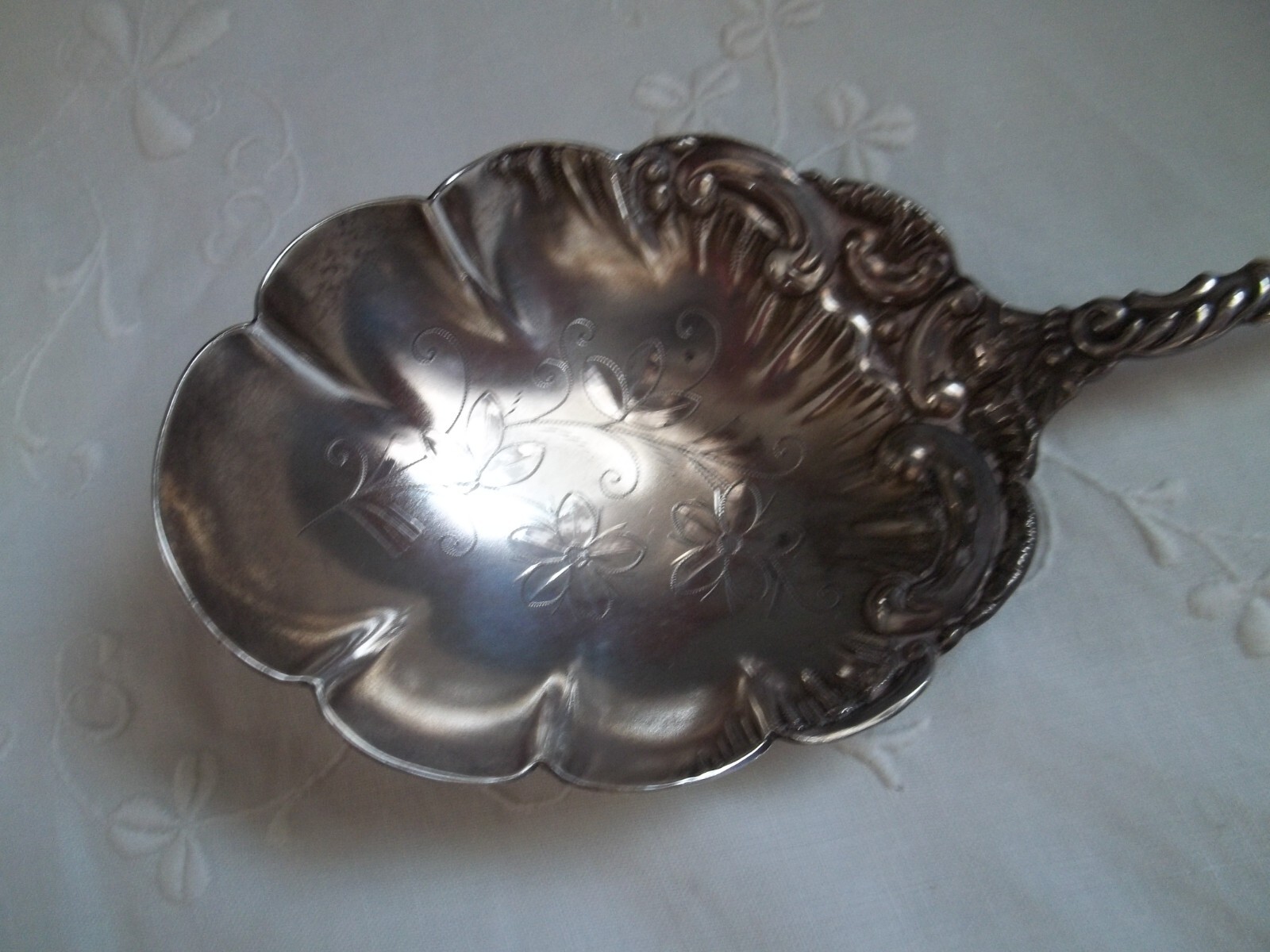 1847 Wm Rogers “YALE” Silverplate Berry Spoon