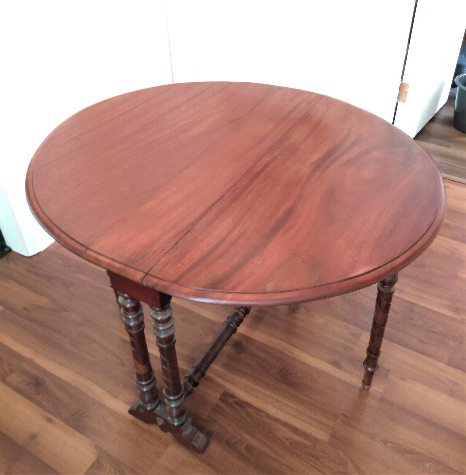 ARTS & CRAFTS SUTHERLAND TABLE c 1900. MAHOGANY, MEDIUM SIZE, FINE CONDITION