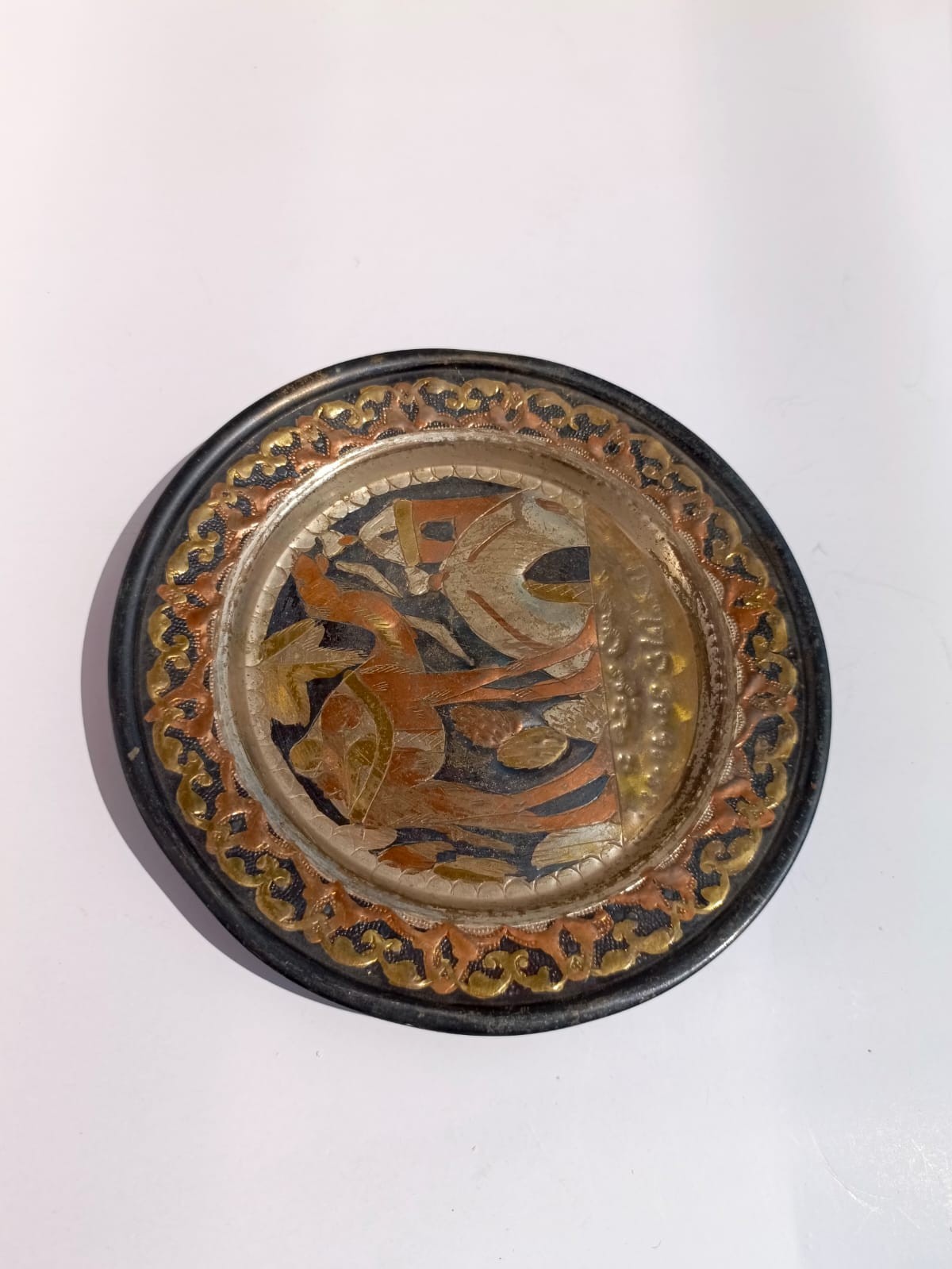 Vintage Damascus Mixed Metal Wall Plate Hand Engraved Brass Copper Art 7″ 138g