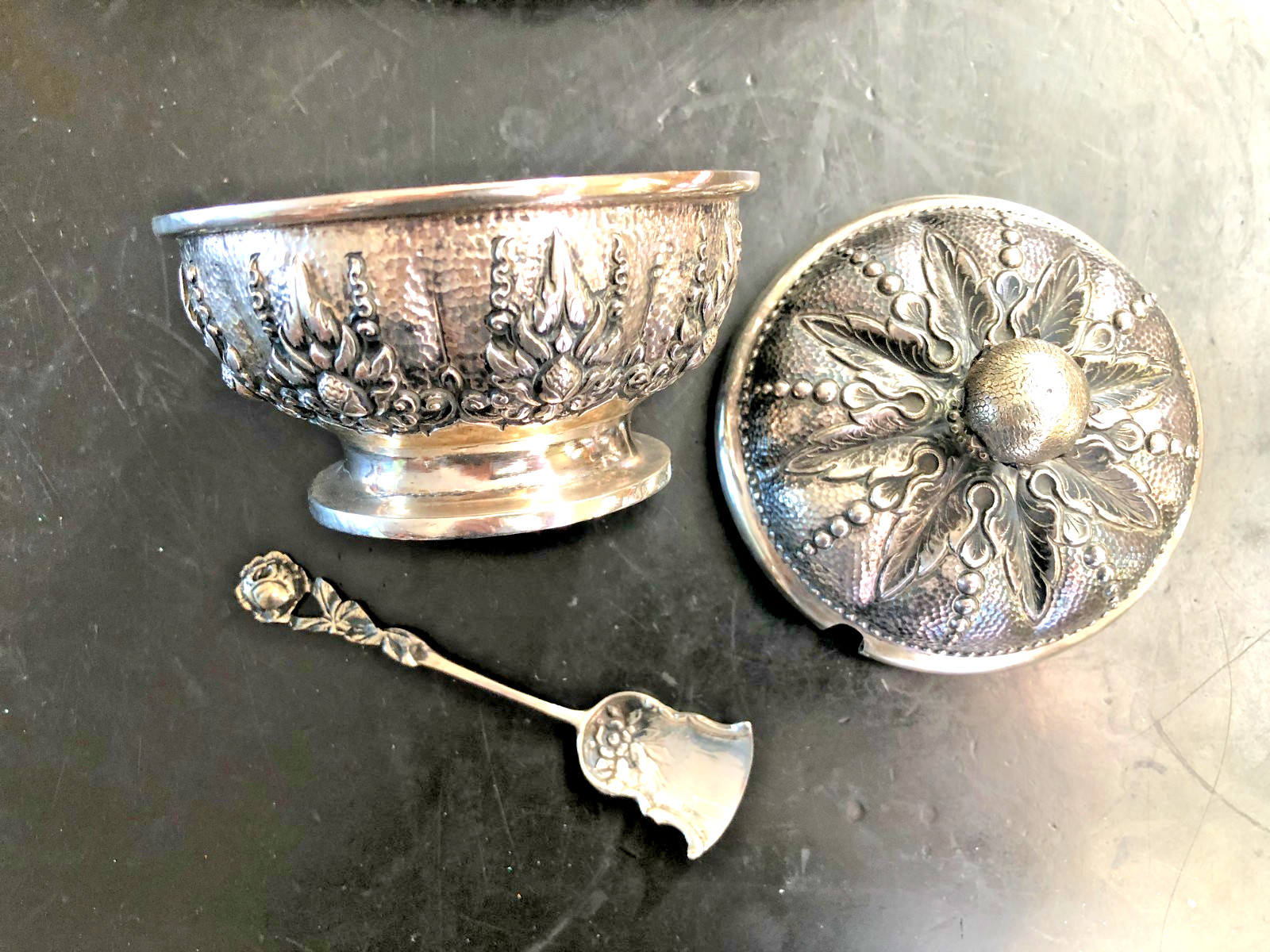 Vintage Thai 800 Silver Tea and Coffee Set with Matching Tray, 2,214 Grams.