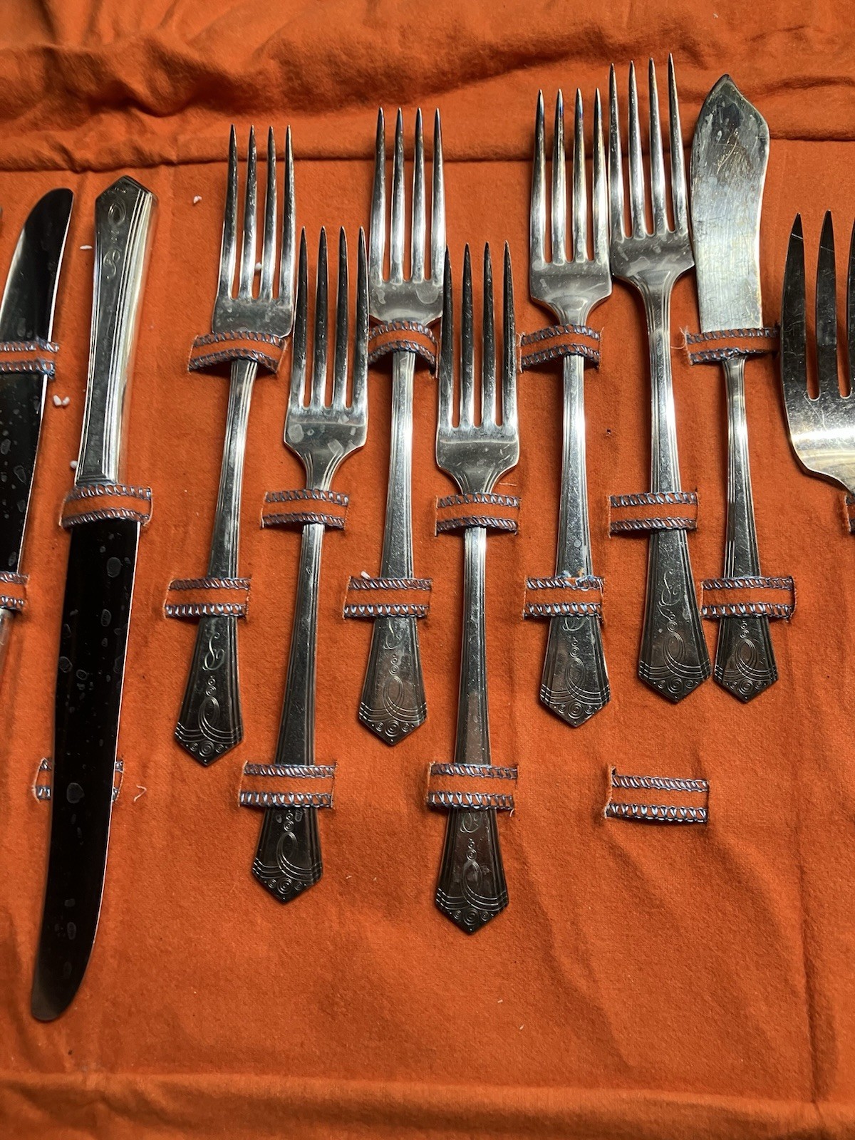 W.M.A Rogers A1. Plus Oneida Ltd. Vintage 1930’s flatware/original leather case