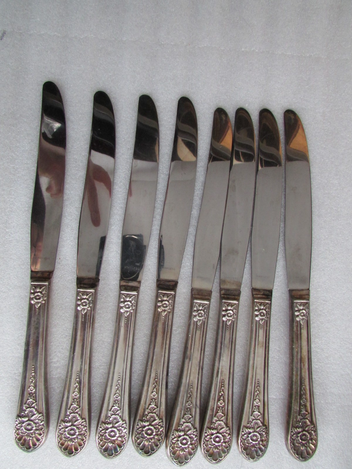 Wm Rogers Mfg. Co 1953 JUBLILEE Silverplated Dinner Knives (Lot of 8)