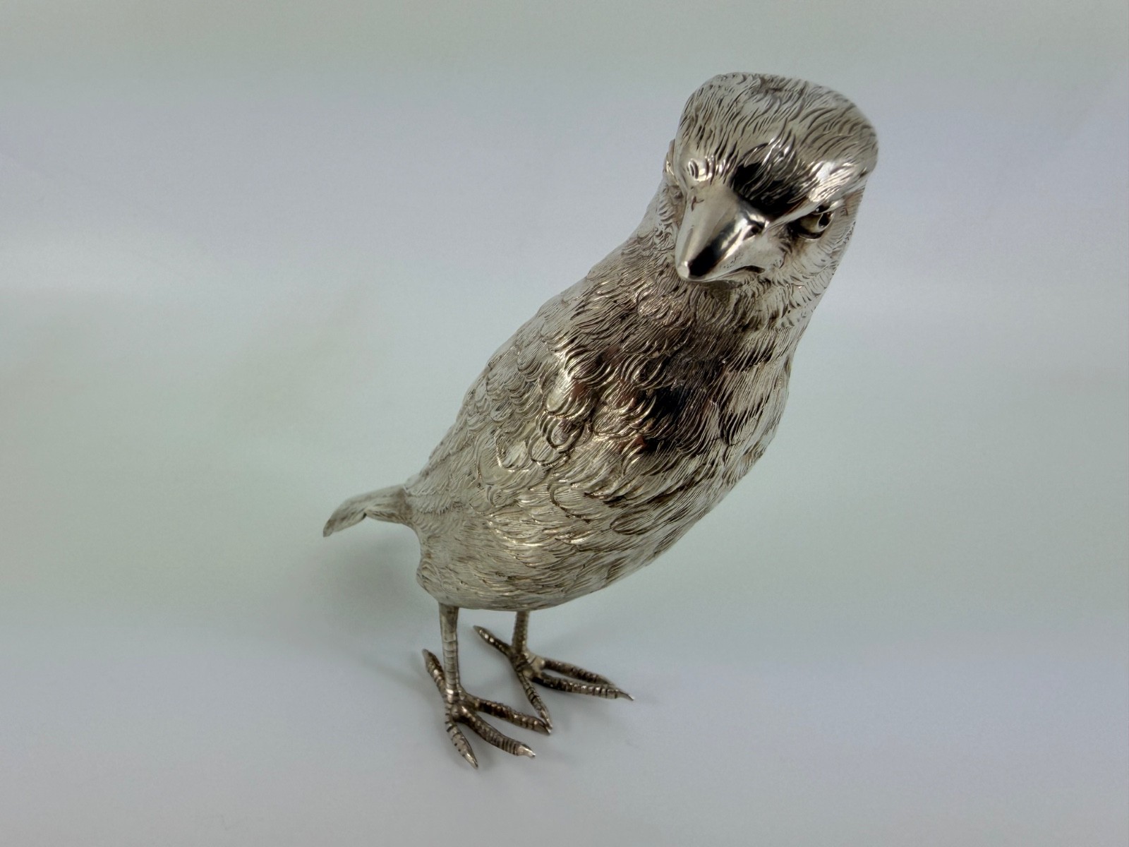 SOLID STERLING SILVER BEAUTIFUL GEORGE V CAST MODEL OF BIRD LONDON 1922 137G