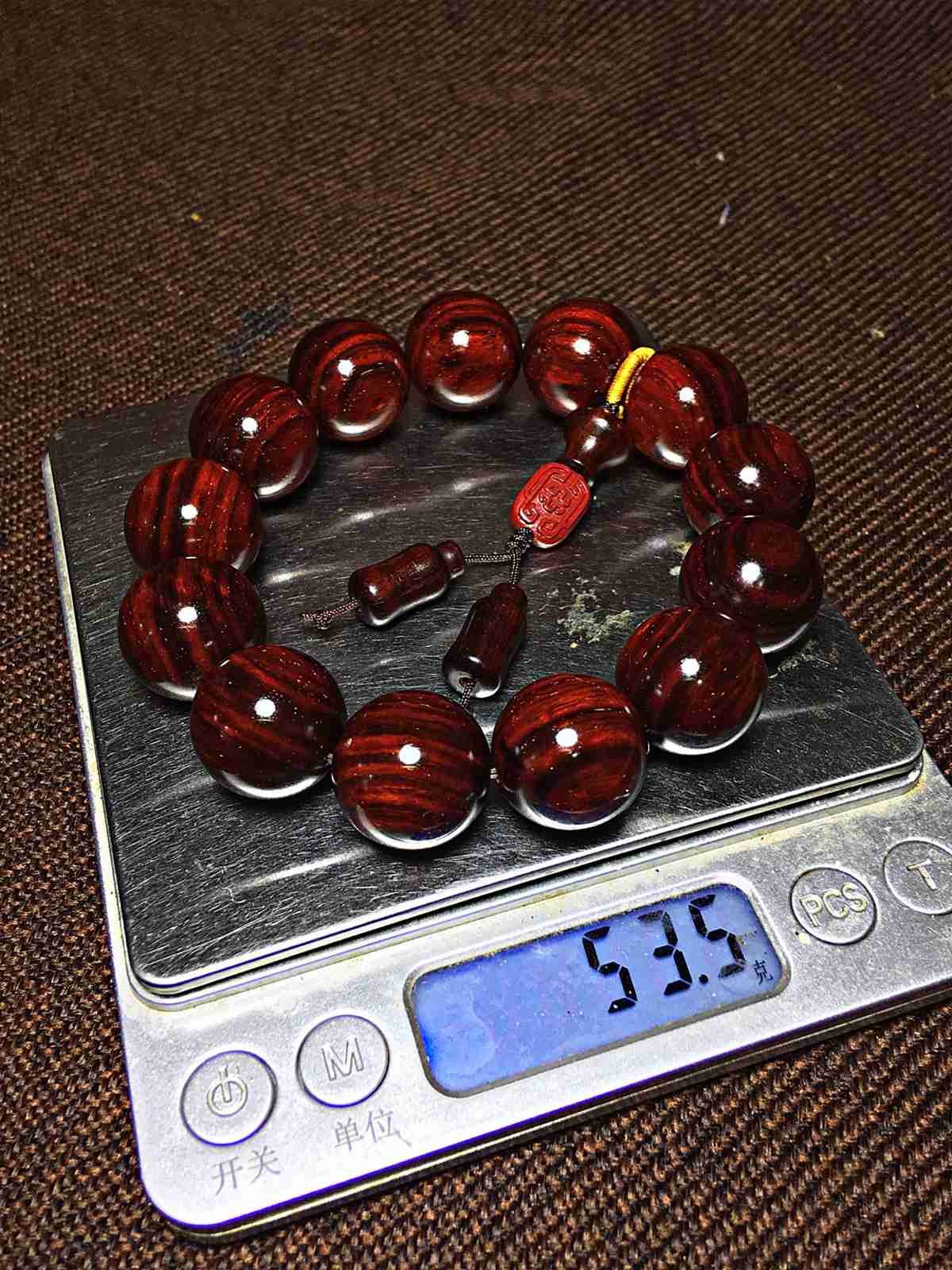 18mm Chinese Natural Small Leaf Red Sandalwood Handmade Exquisite Bracelets 7197