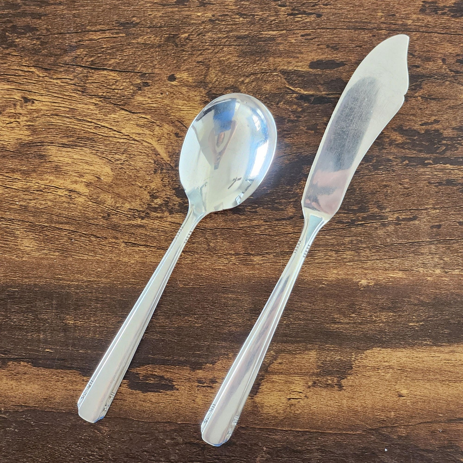 Oneida ELAINE Sugar Spoon Butter Knife Set 2 Serving Flatware Silverware Vintage