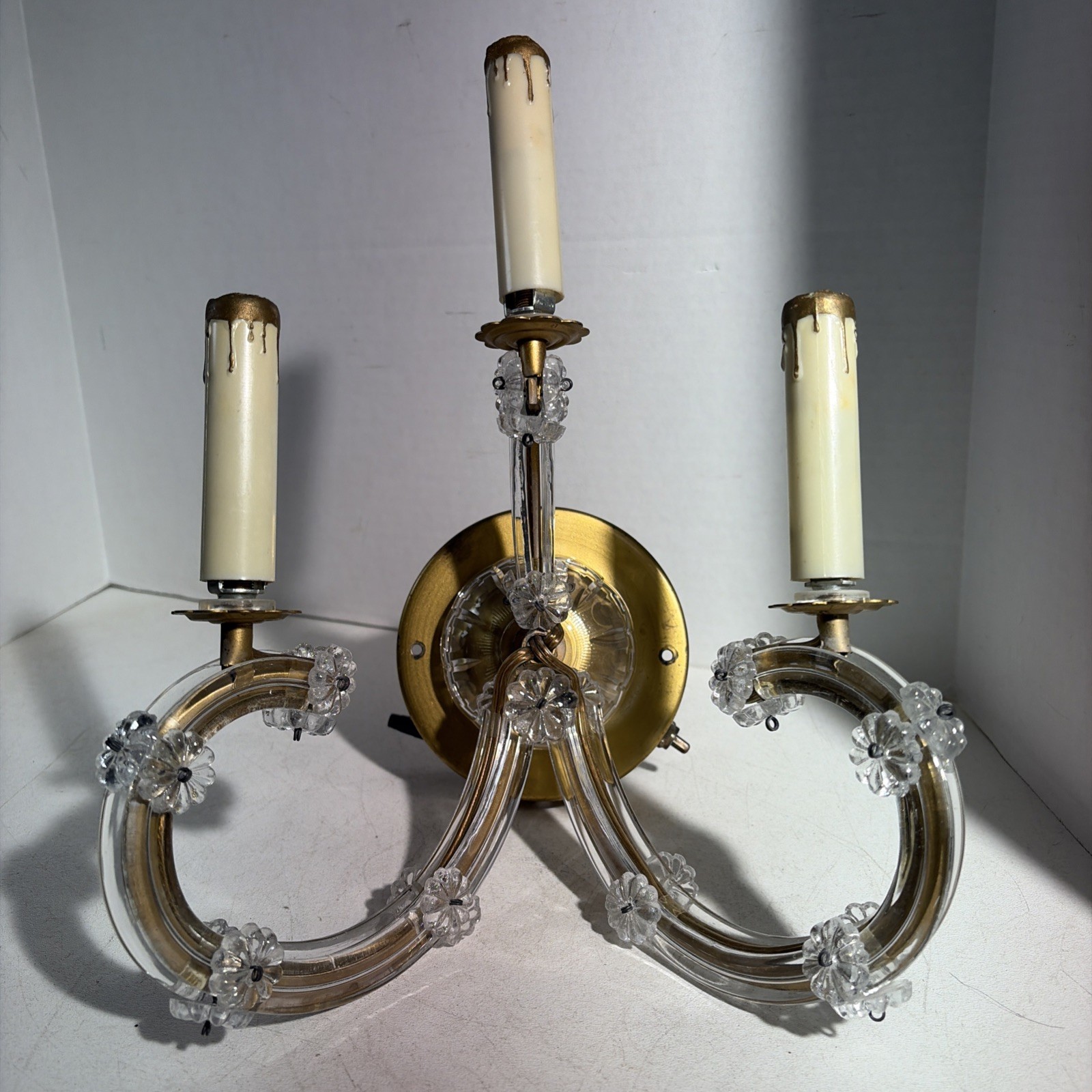 Vintage Mid Century Modern Hollywood Regency 3 Arm Candle Light Wall Sconce