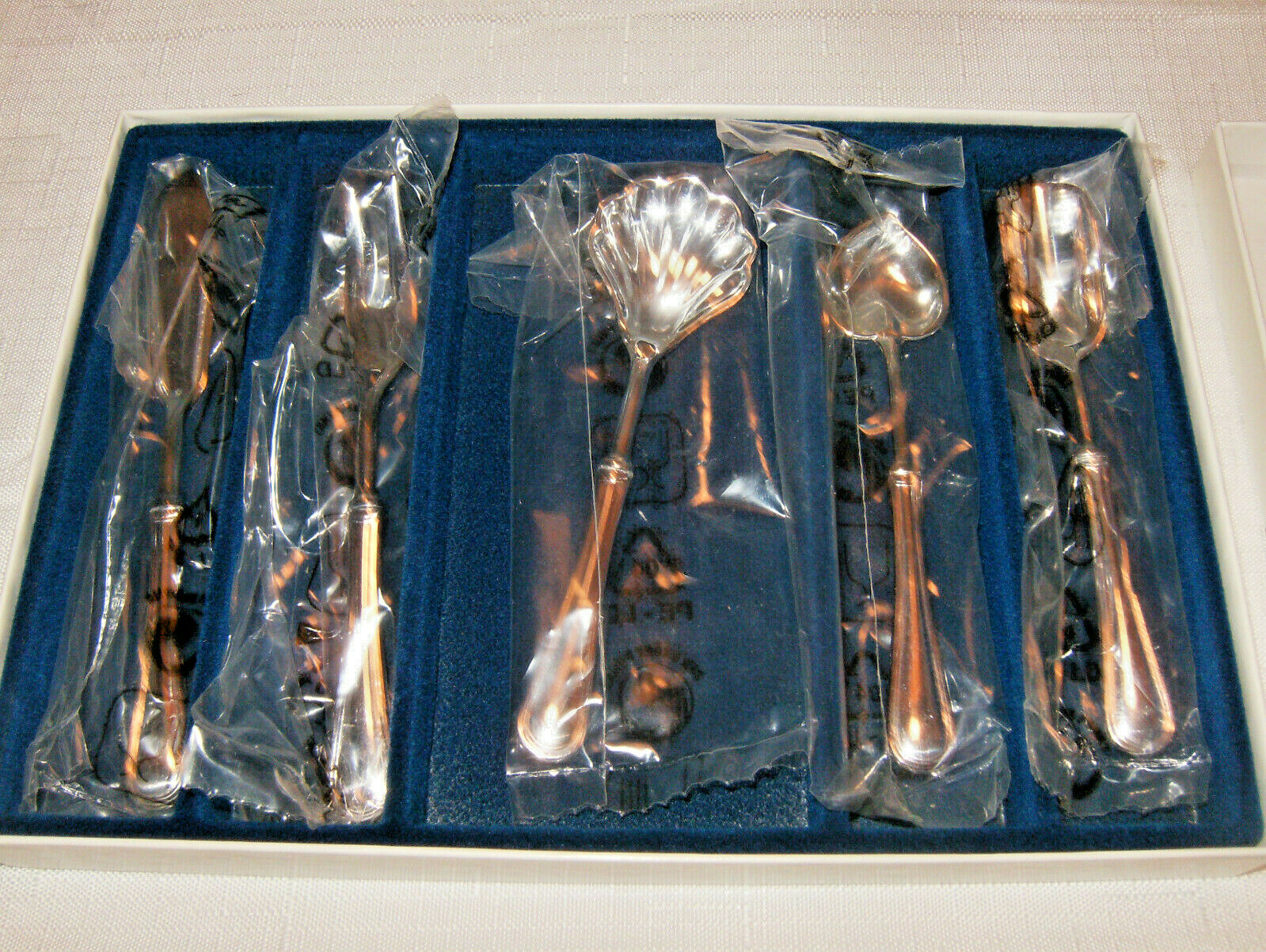 The Sheffield Siver Co. 5 Piece Hostess Set Silverplate S-2101-New Wrapped