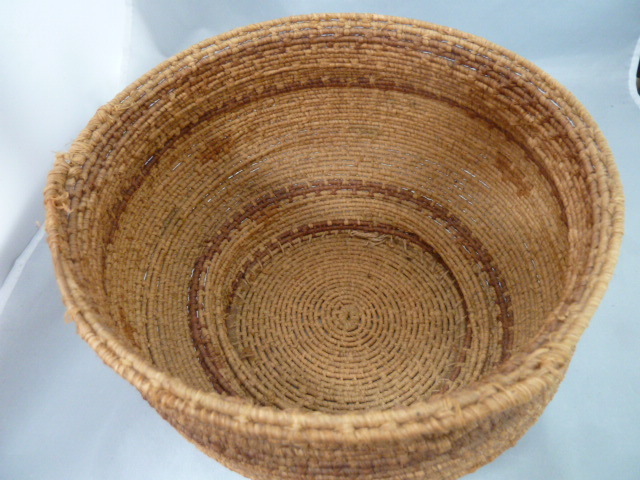 Native American Weave Basket Bowl. Very Nice Design. Approx 6″ Tall x 9″ Diam