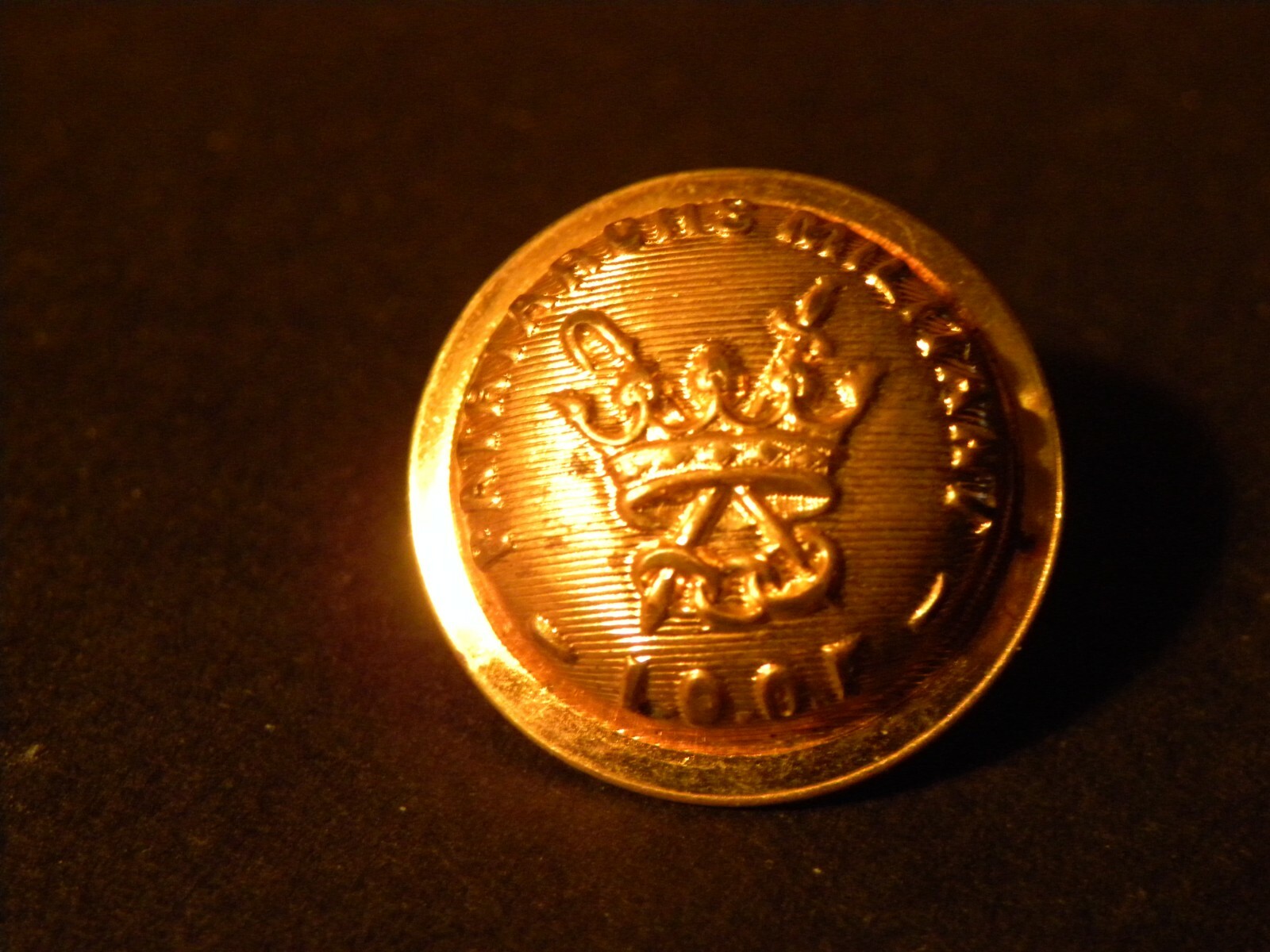 74084. Goodwins Gilt Uniform Button Odd Fellows IOOF “Patriarchs Militant”