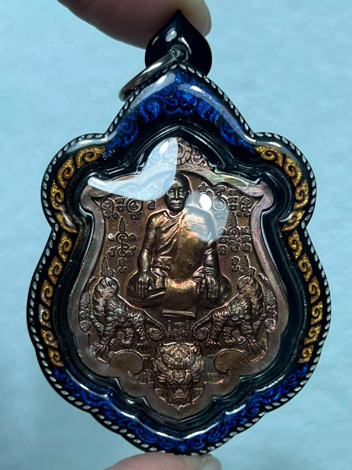 MEDAL SLEEPING TIGER MAGIC WEALTH LP CHANAI THAI BUDDHA AMULET WATER PROOF CASE