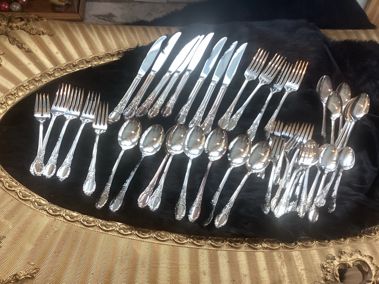Wm Rogers Oneida Enchantment AA Silver Flatware 43 Service 8 Rose Cutlery