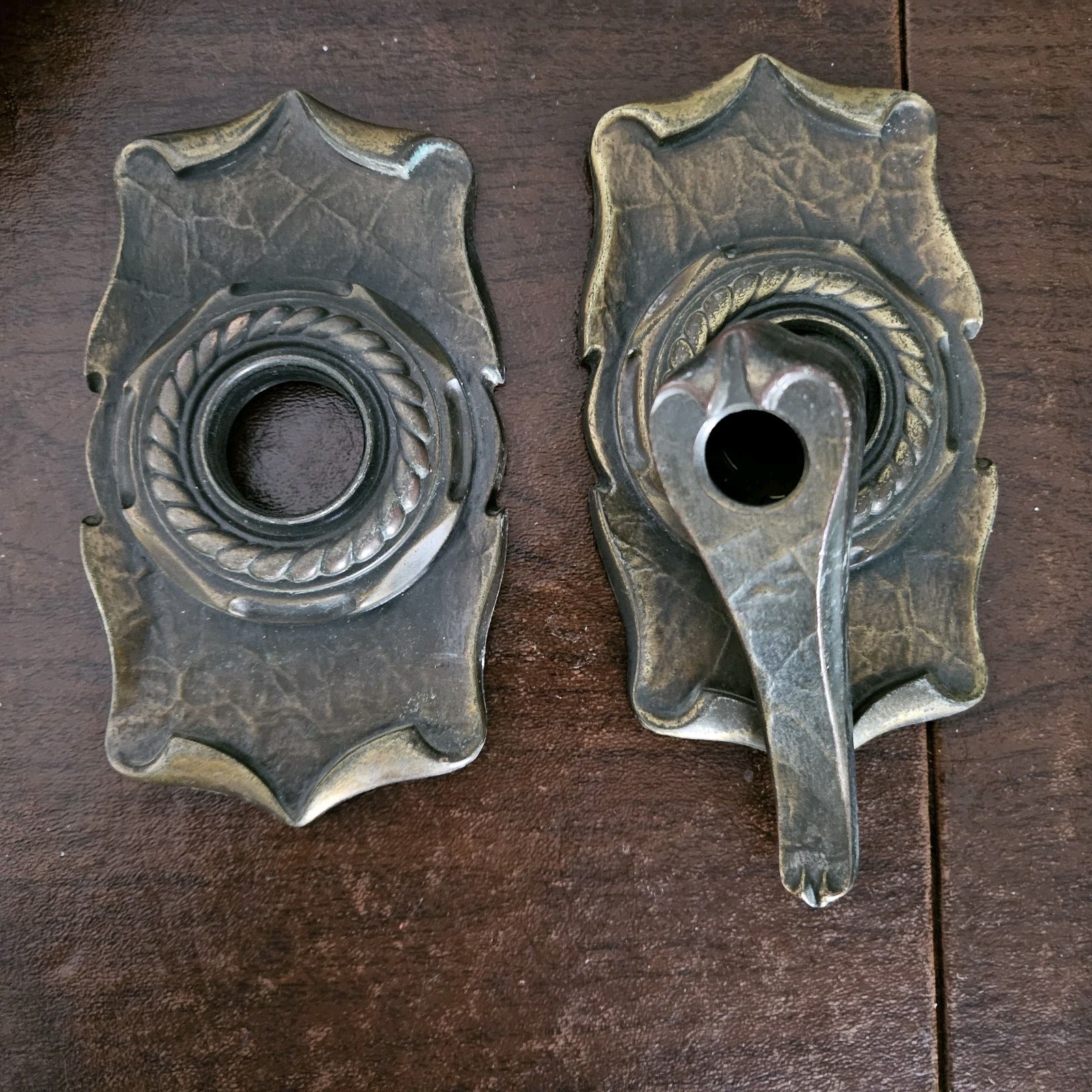 2 Vintage Amerock Carriage House Door Knob Back Plate Escutcheons & Lever Handle
