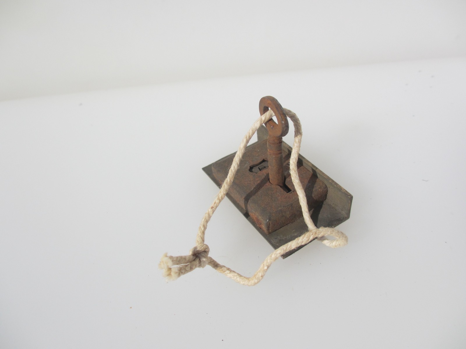 Vintage Brass Cabinet Lever Lock Cupboard Chest Drawer Bolt Iron Key Old Antique