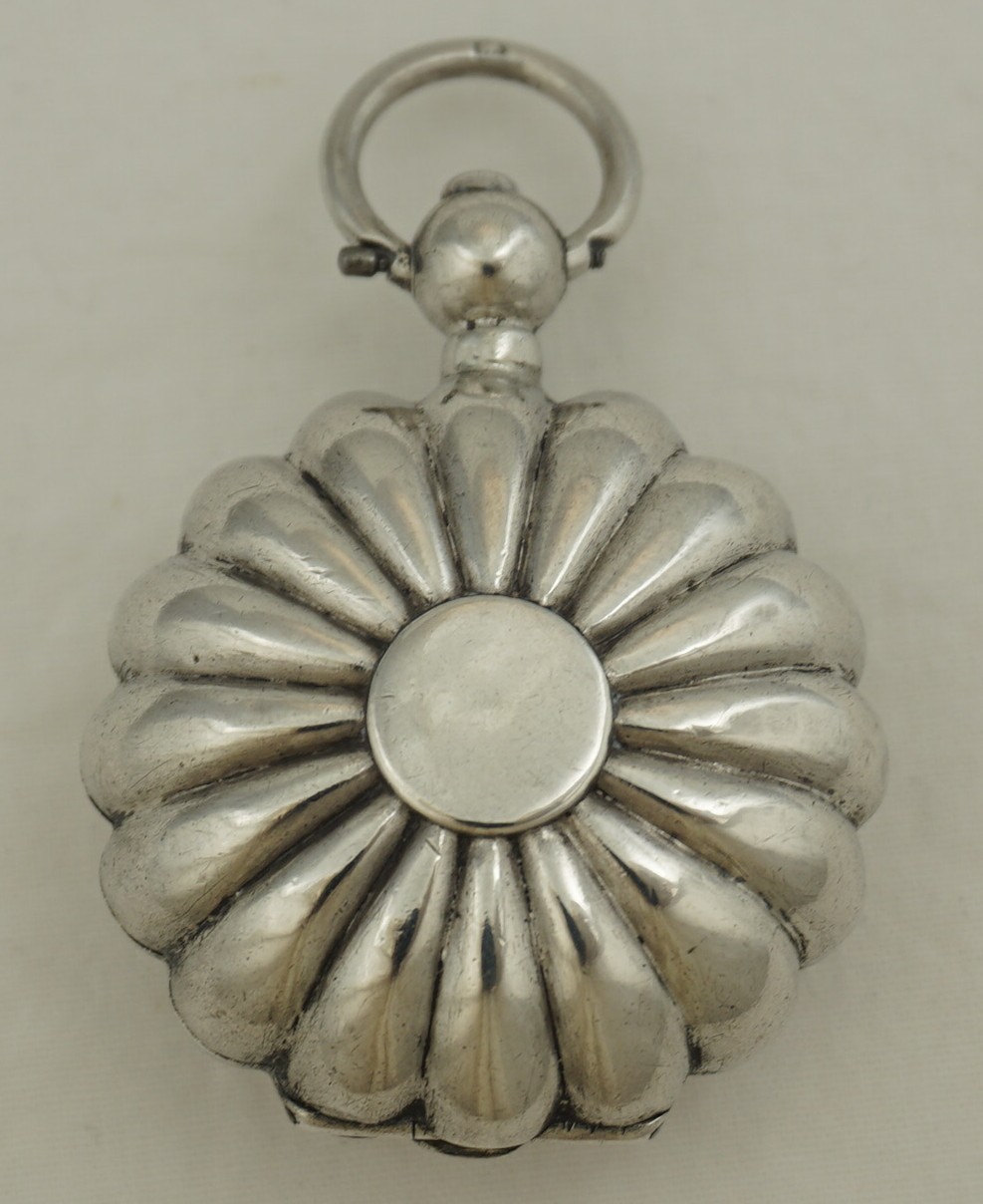 Fluted Sovereign Case, Sterling Silver, William Neale, Chester 1896, 32mm, 20g.