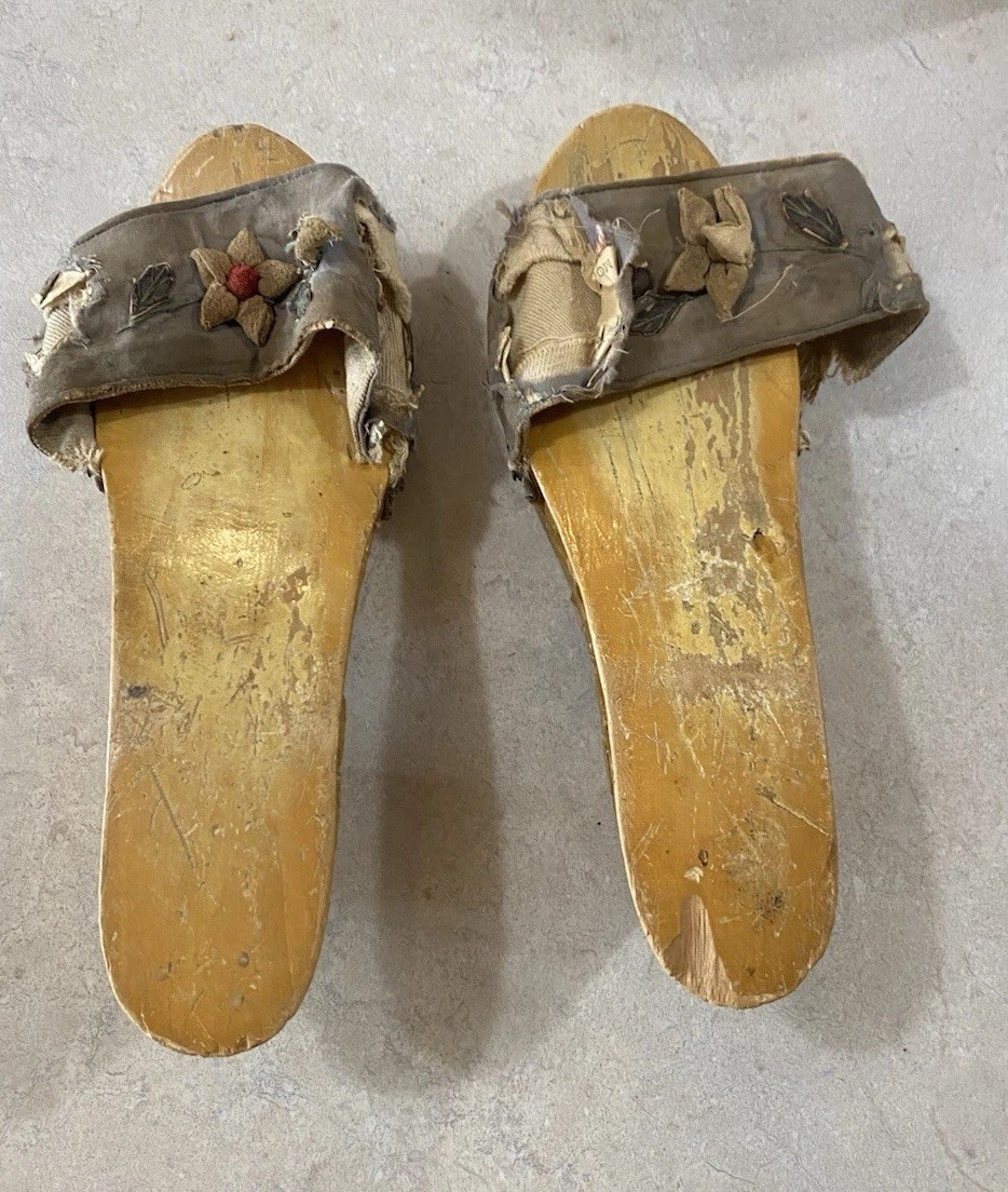 Vintage Japanese Wood Carved Flower Dress Shoes Sandals WWII