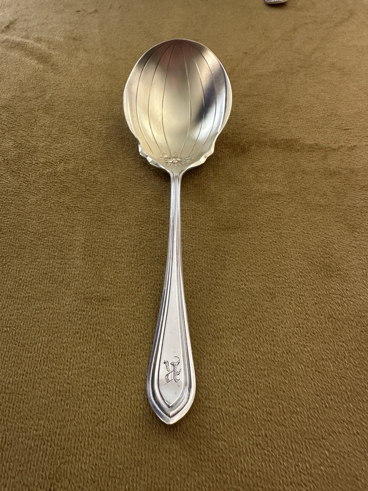 HOLMES & EDWARDS WASHINGTON SILVERPLATE Gold Washed Bowl Casserole Spoon MONO R