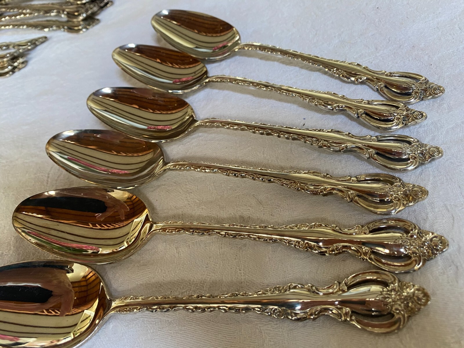 INTERNATIONAL DEEPSILVER SILVER PLATED FLATWARE “COUNTESS” (6) TEASPOONS