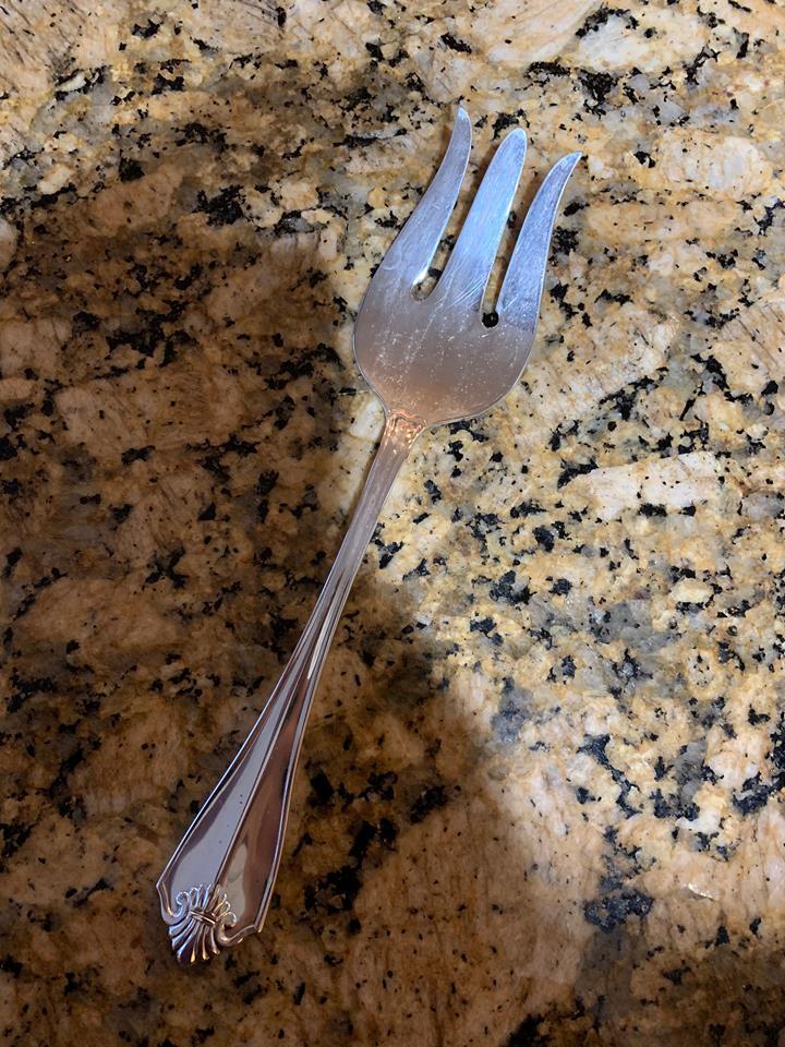 1881 ONIEDA ROGERS King James Silverplated COLD MEAT FORK Spoon Community