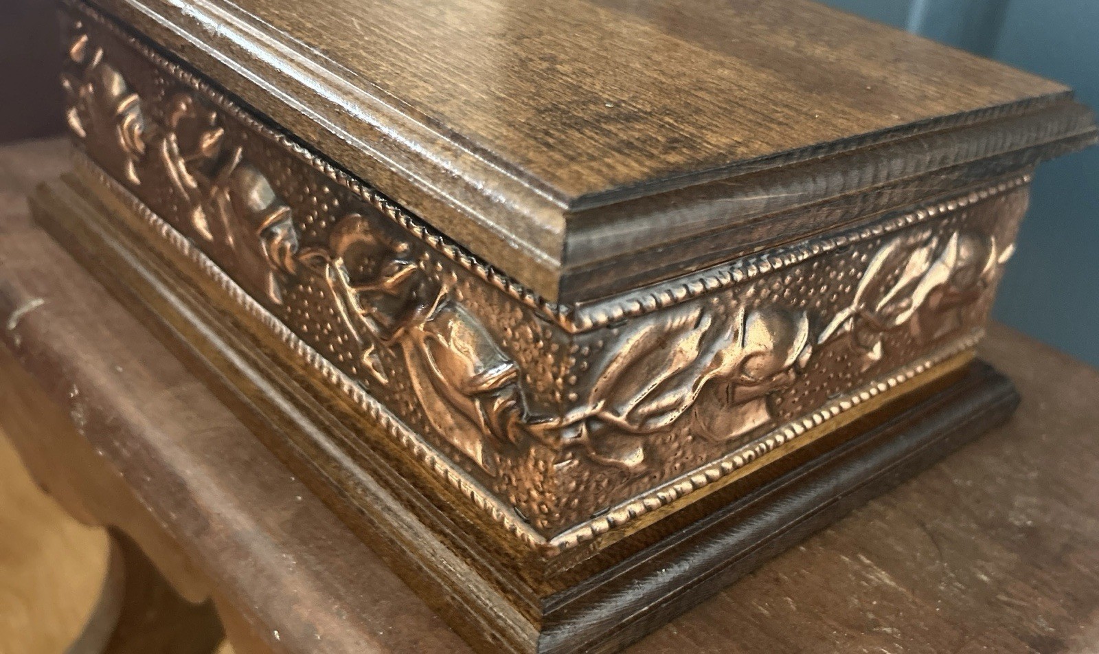 Vintage Arts & Crafts Oak Wooden Box w Hammered Copper Rose Flower Decoration