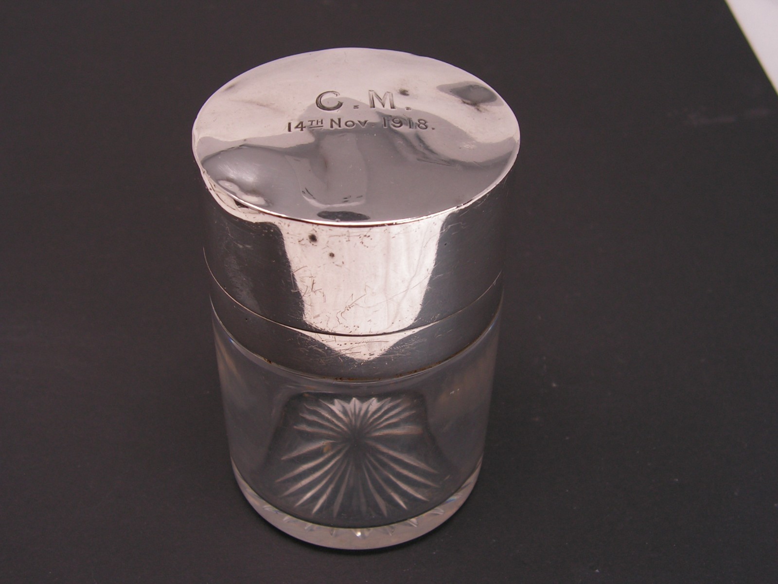 ANTIQUE WWI 14th NOVEMBER 1918 LARGE SILVER TOPPED VANITY DRESSING TABLE JAR