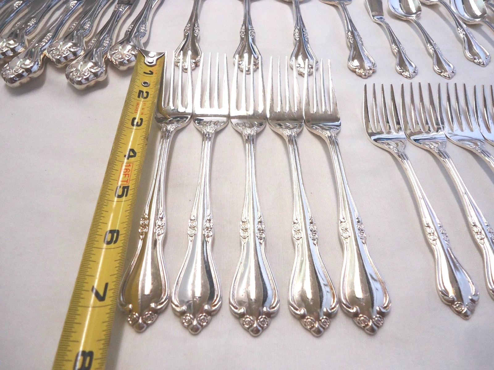 SILVERPLATE JAPAN FLATWARE 34-pieces