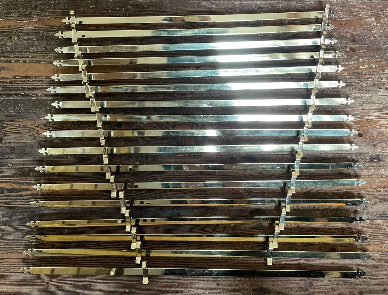 17 Antique Brass Stair rods 34 brackets Gothic Trifold Fleur De Lys 42″ 107cm