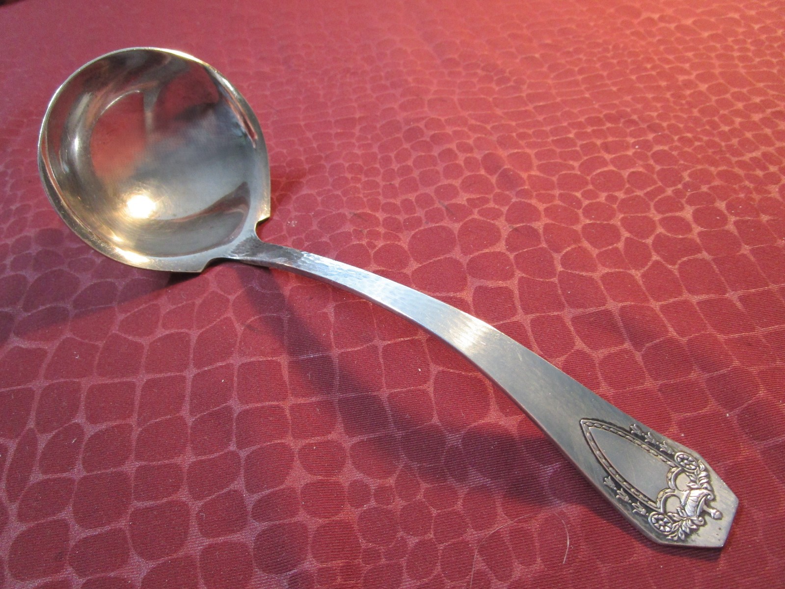 HERALDIC Gravy Ladle Arts & Crafts Silverplate 1906 No Monogram sw