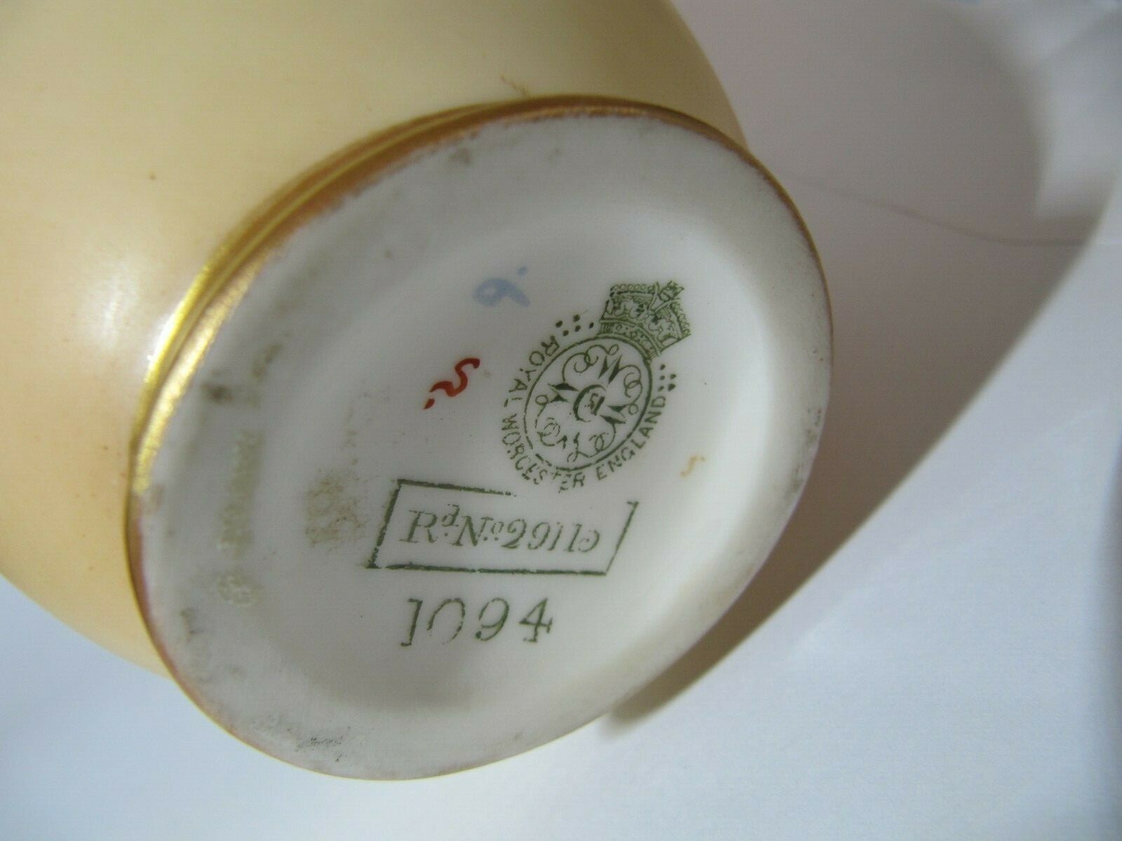 Royal Worcester Blush Ivory Hand Painted Ovoid Jug – 1901 – 5″