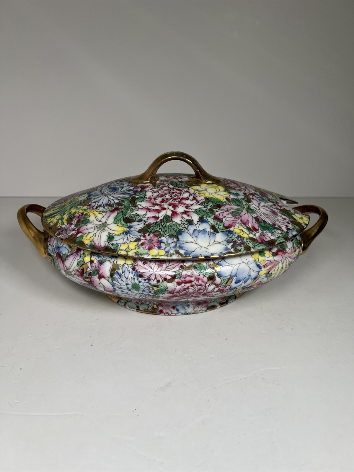 Vintage Chinese Lidded Soup Tureen – Millefleur Thousand Flower Gilded – Macau