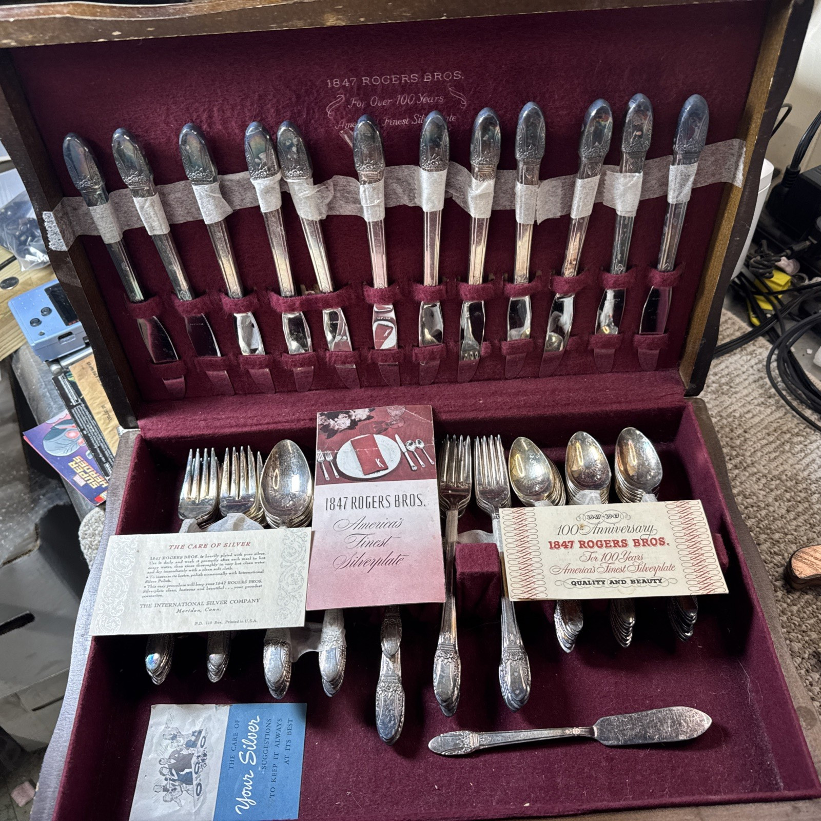 ROGERS BROTHERS – 1847 SILVERPLATE DINNER SET – STILL FACTORY TAPED IN PLACE