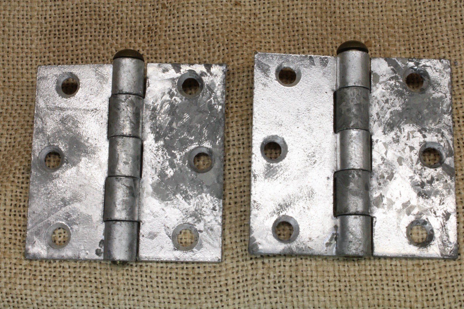 2 Old Screen Door 2 1/2 X 2 1/2″ Hinges Butts Brass Pin GALVANIZED Vintage NIB