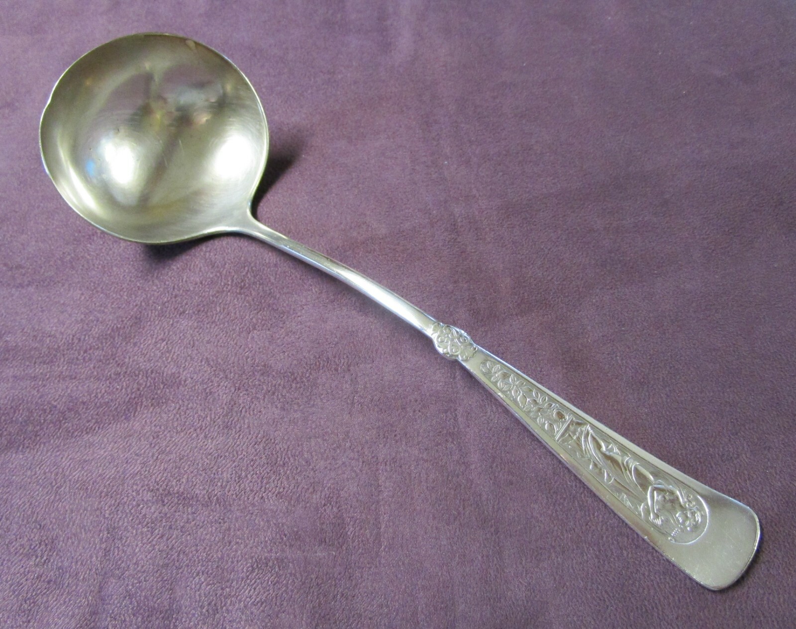 ARCADIAN 1884 Oyster or Bouillon Ladle Figural Silverplate No Monogram tc