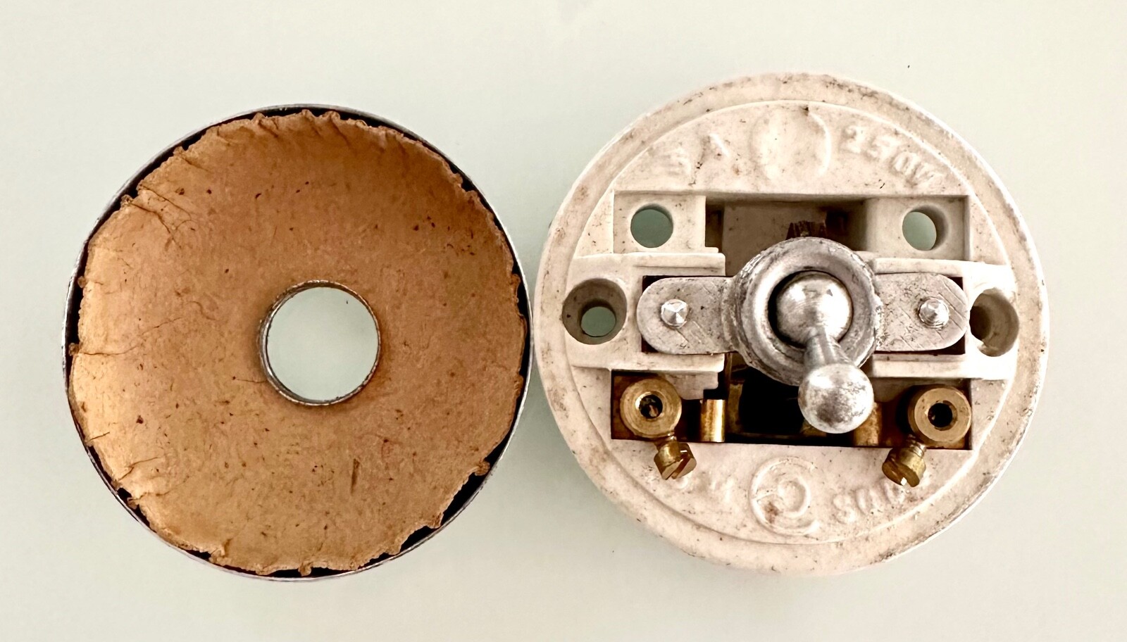 Larger Vintage Ceramic & Aluminium Light Switch Dolly Toggle Deco 2-Pole