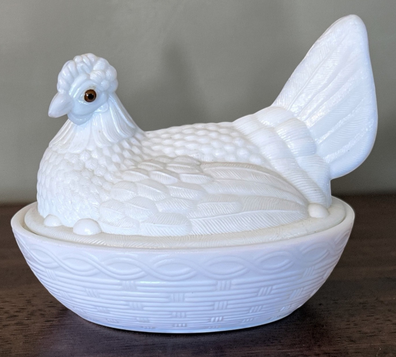 1800’s Thomas B. Atterbury & Co. Large Milk Glass Hen On Nest Glass Eyes 8″