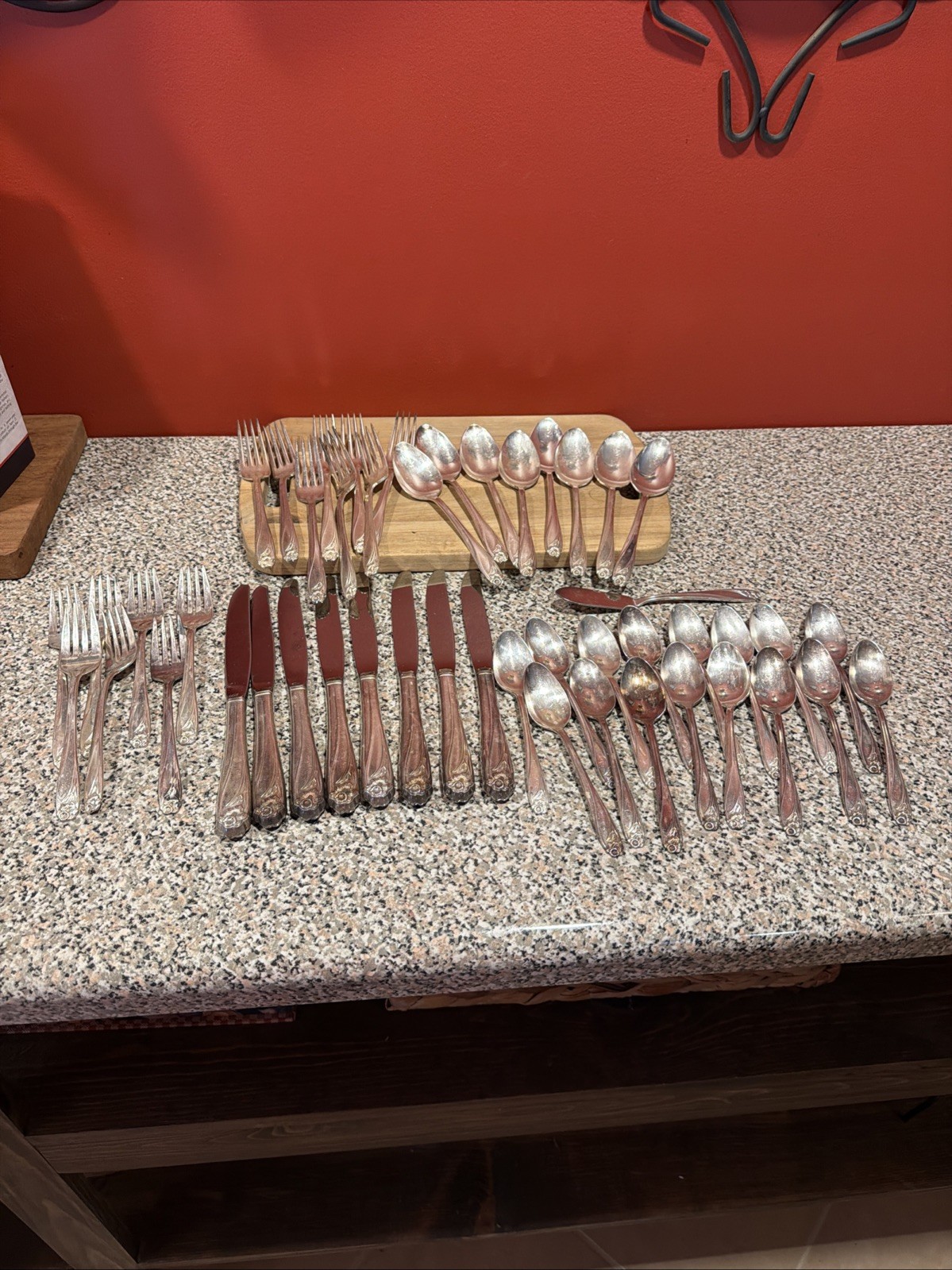 VTG 1847 Rogers Bros 48 Pc Daffodil Pattern IS Silver plated Silverware