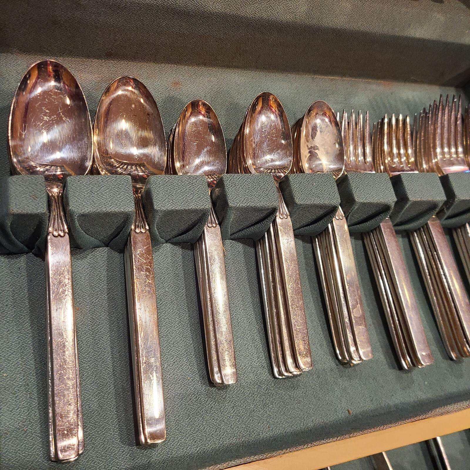 79 pc Oneida Twilight Community Silverplate Service 8 Plus MCM Wood Box EXTRAS