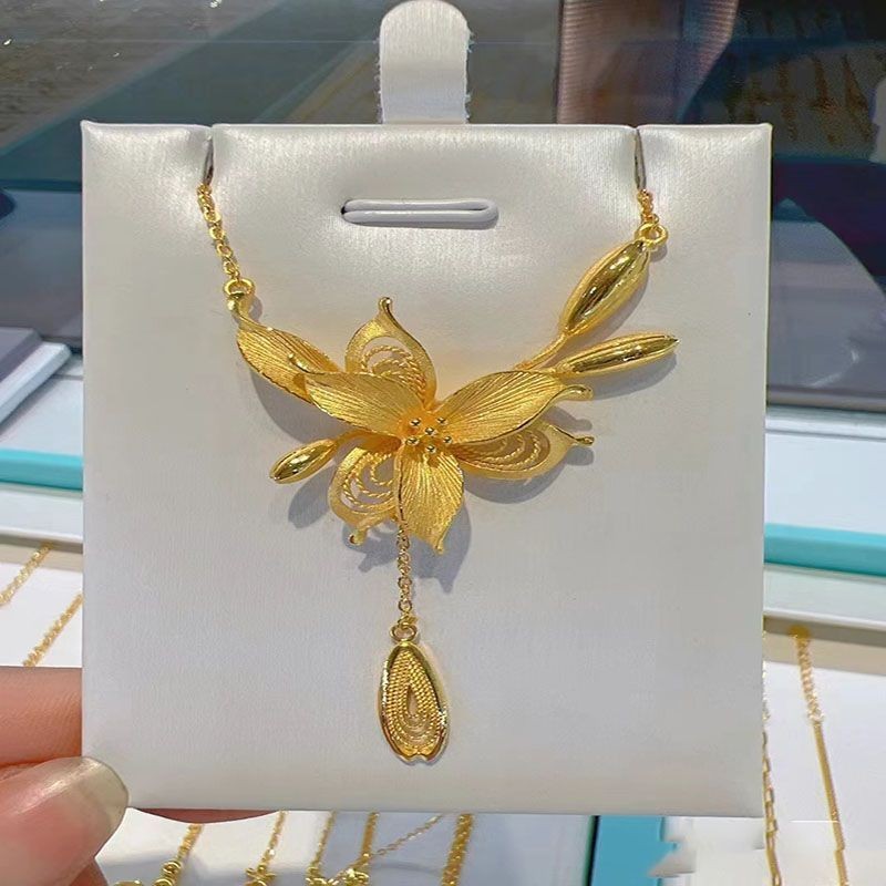 Gold Flower Tassel Pendant Necklace Fashion Accessory