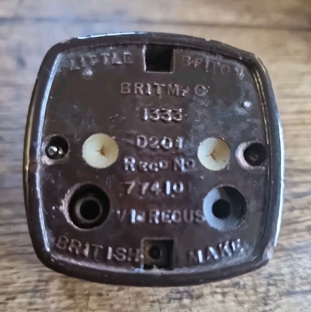 A 1930s Britmac Square Bakelite and Vitreous China Dolly Light Switch. 1 Way