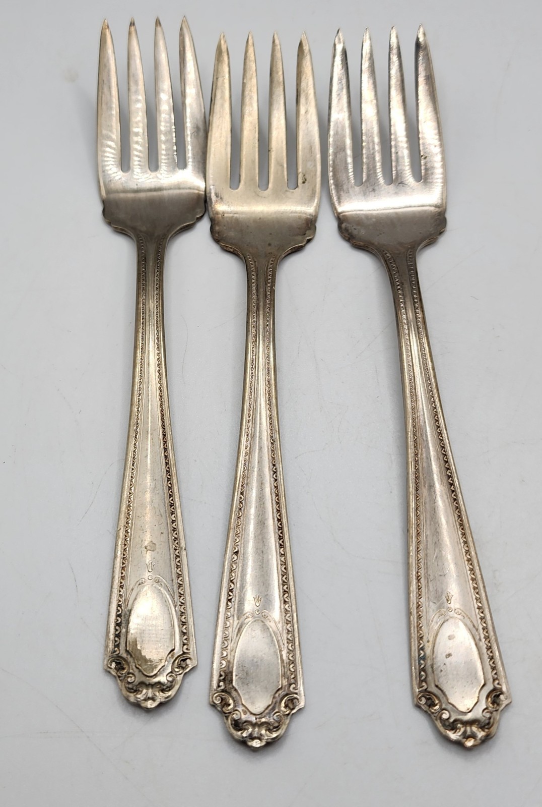 SET 3 Salad DesertFORKS Vintage CAMEO STANDARD silverplate: SD1 pattern: LOVELY