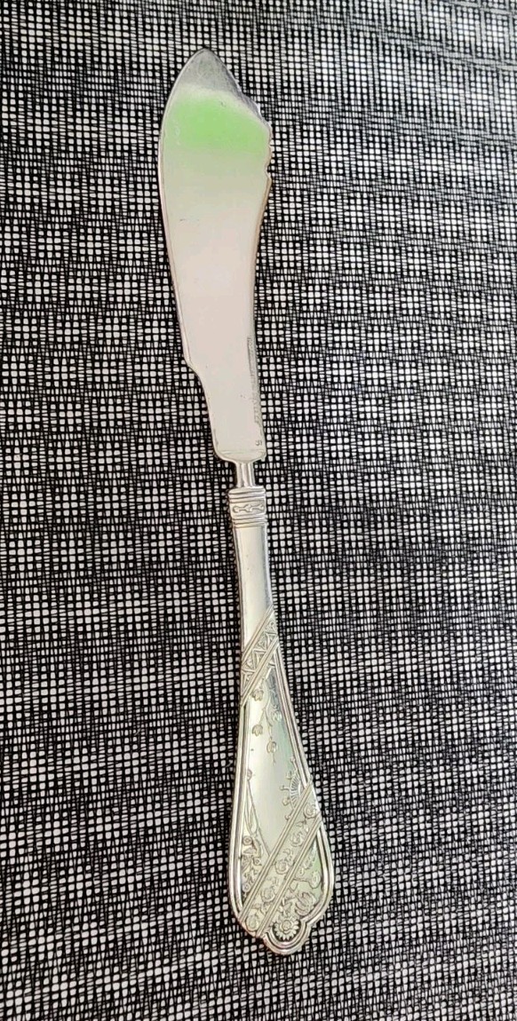 😜ANTIQUE c1878 – 79 SILVERPLATED EASTLAKE/LYONNAISE MASTER BUTTER KNIFE 🧈